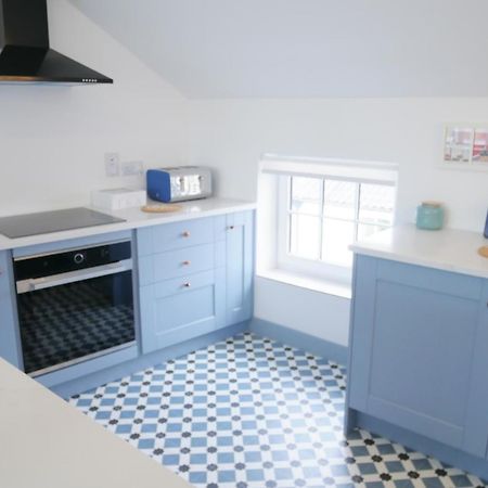Sunset View, 2 Bedrooms In The Heart Of Holt With Parking Esterno foto