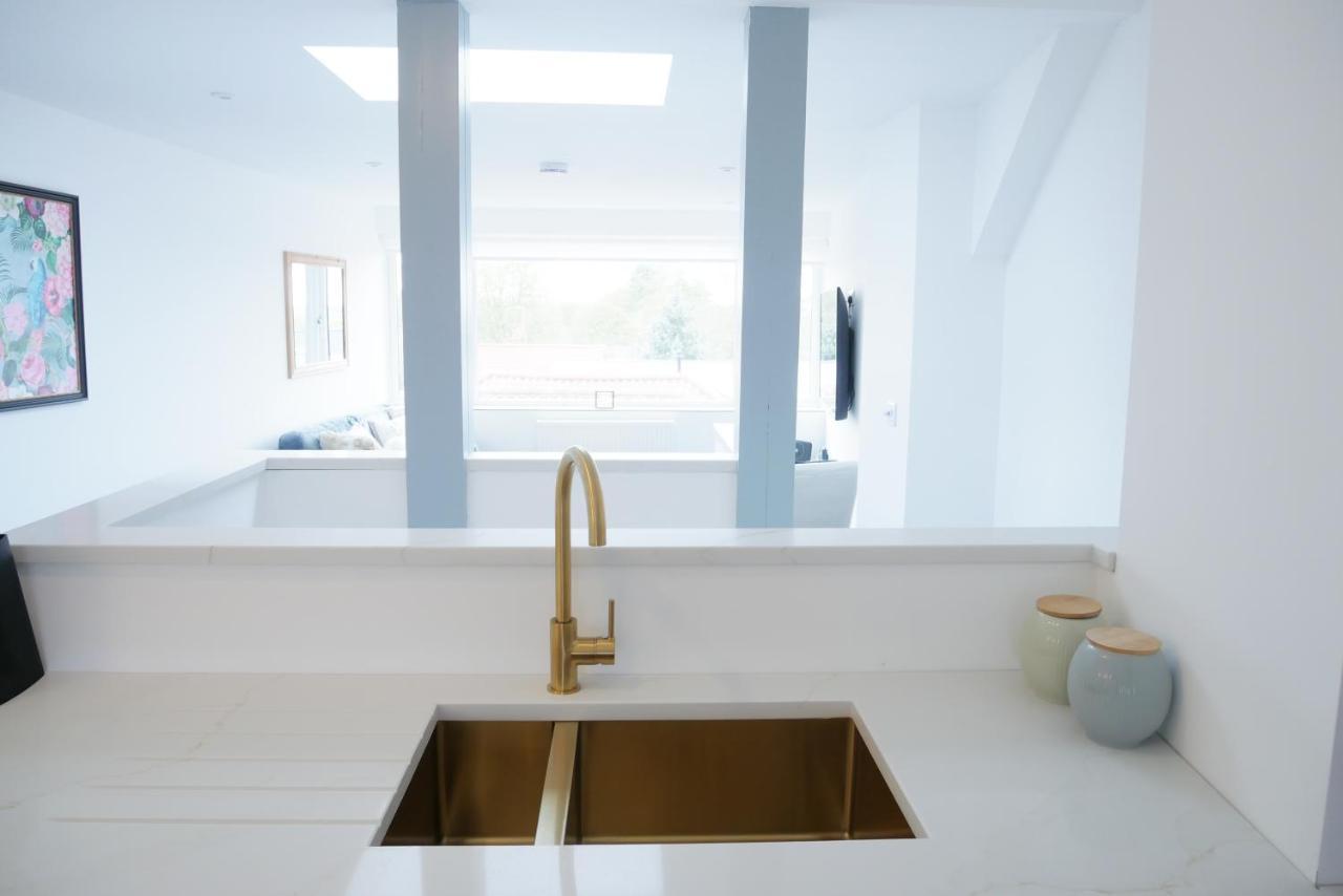 Sunset View, 2 Bedrooms In The Heart Of Holt With Parking Esterno foto