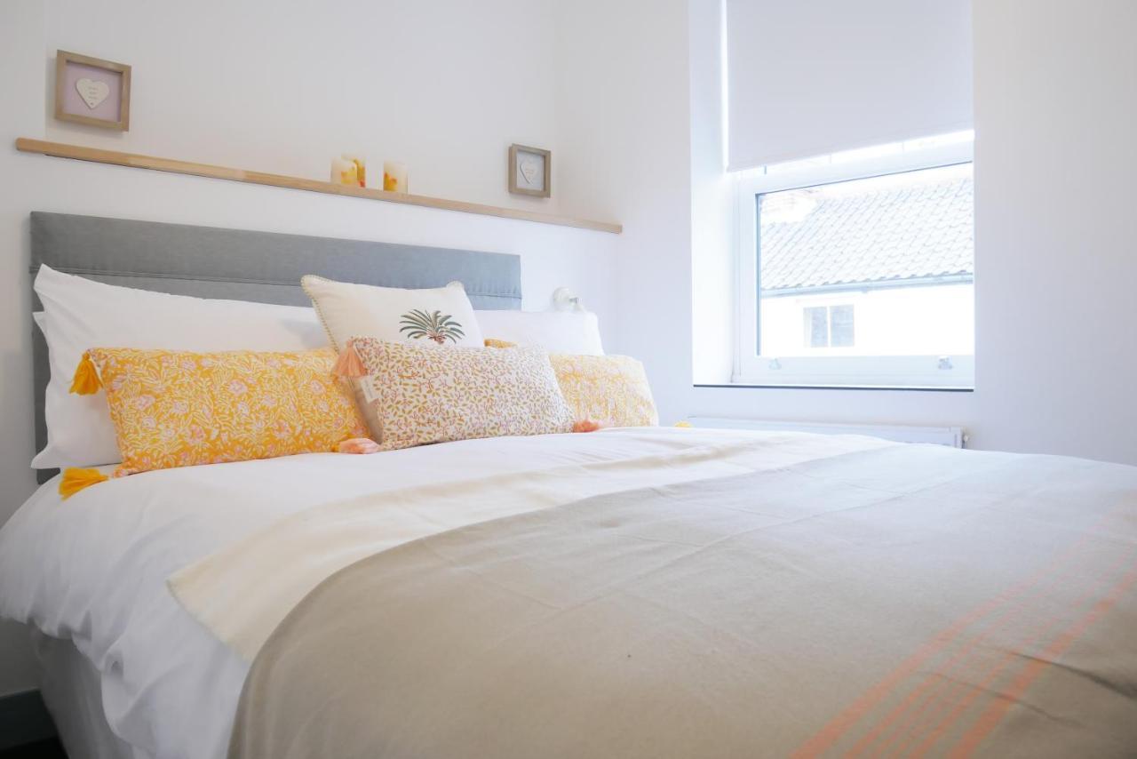 Sunset View, 2 Bedrooms In The Heart Of Holt With Parking Esterno foto