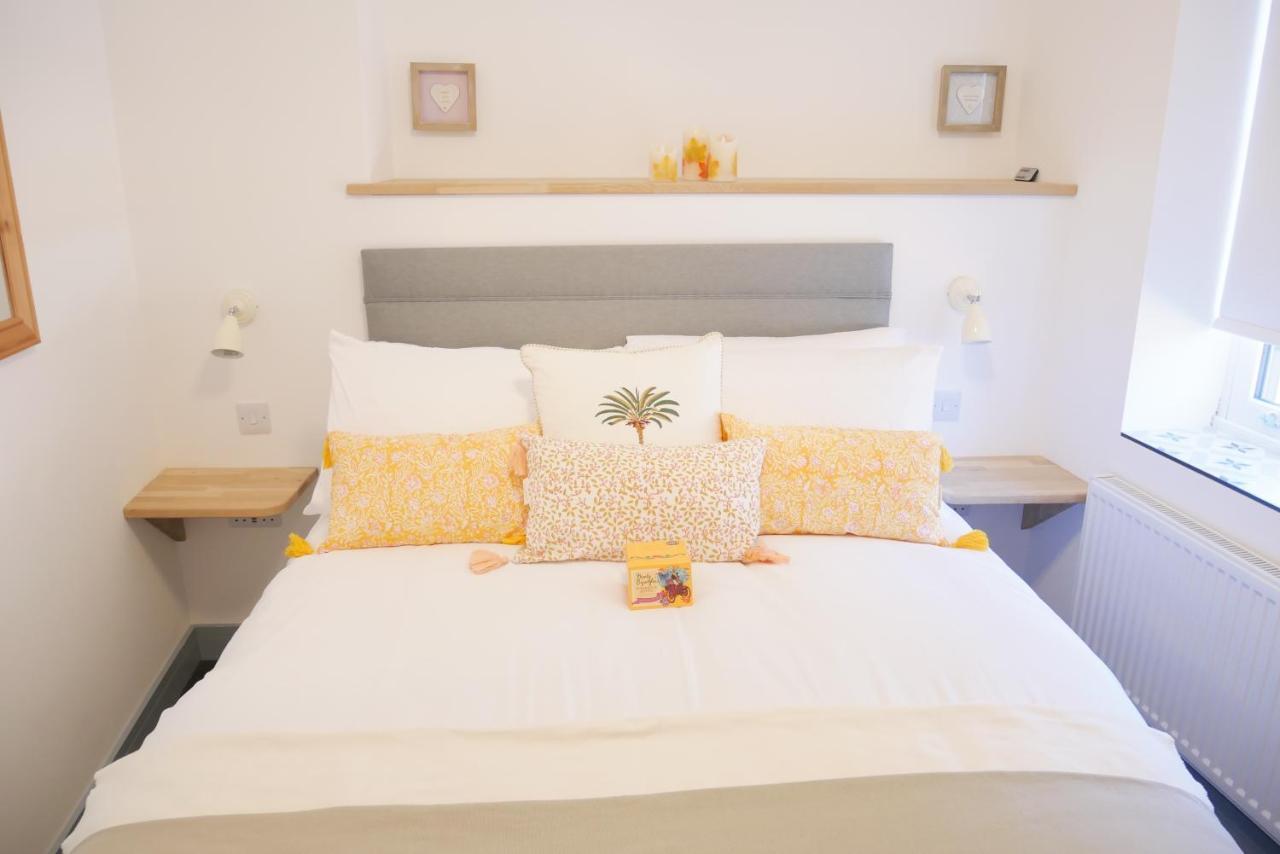 Sunset View, 2 Bedrooms In The Heart Of Holt With Parking Esterno foto