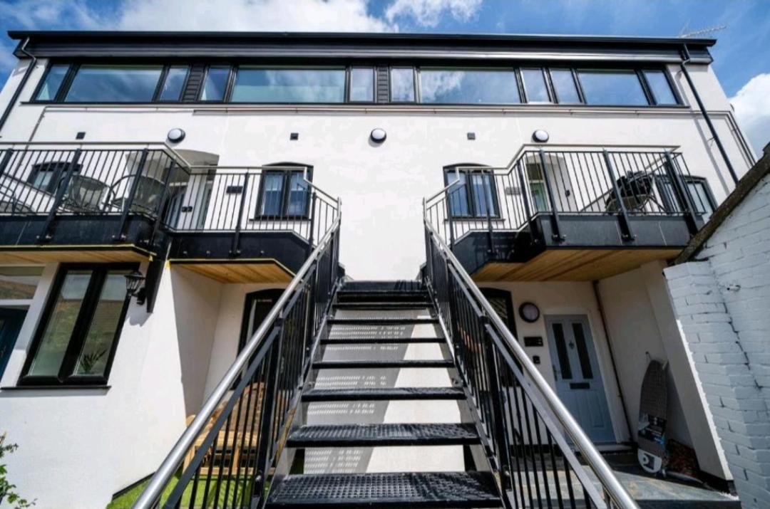 Sunset View, 2 Bedrooms In The Heart Of Holt With Parking Esterno foto